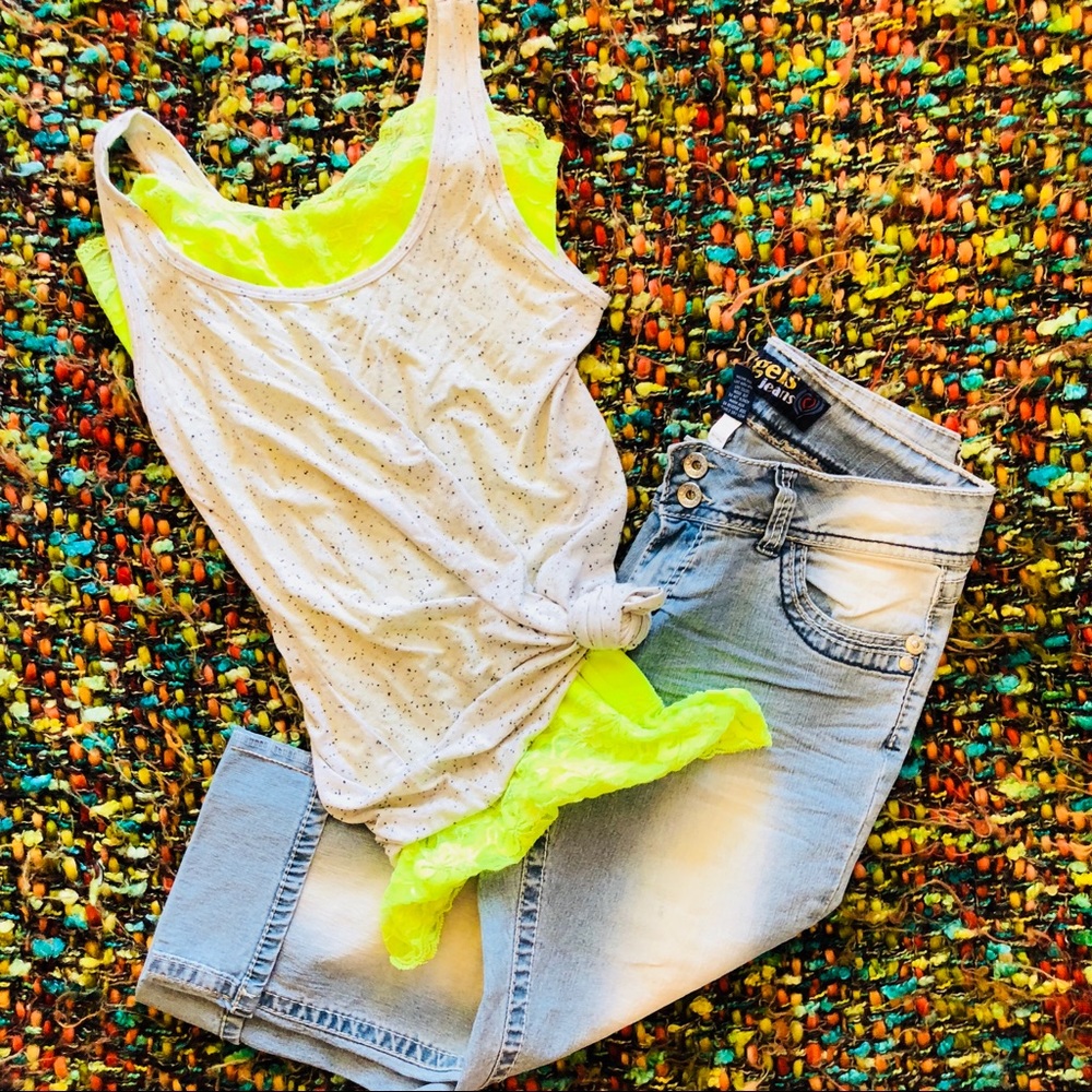 Light wash cuff capris